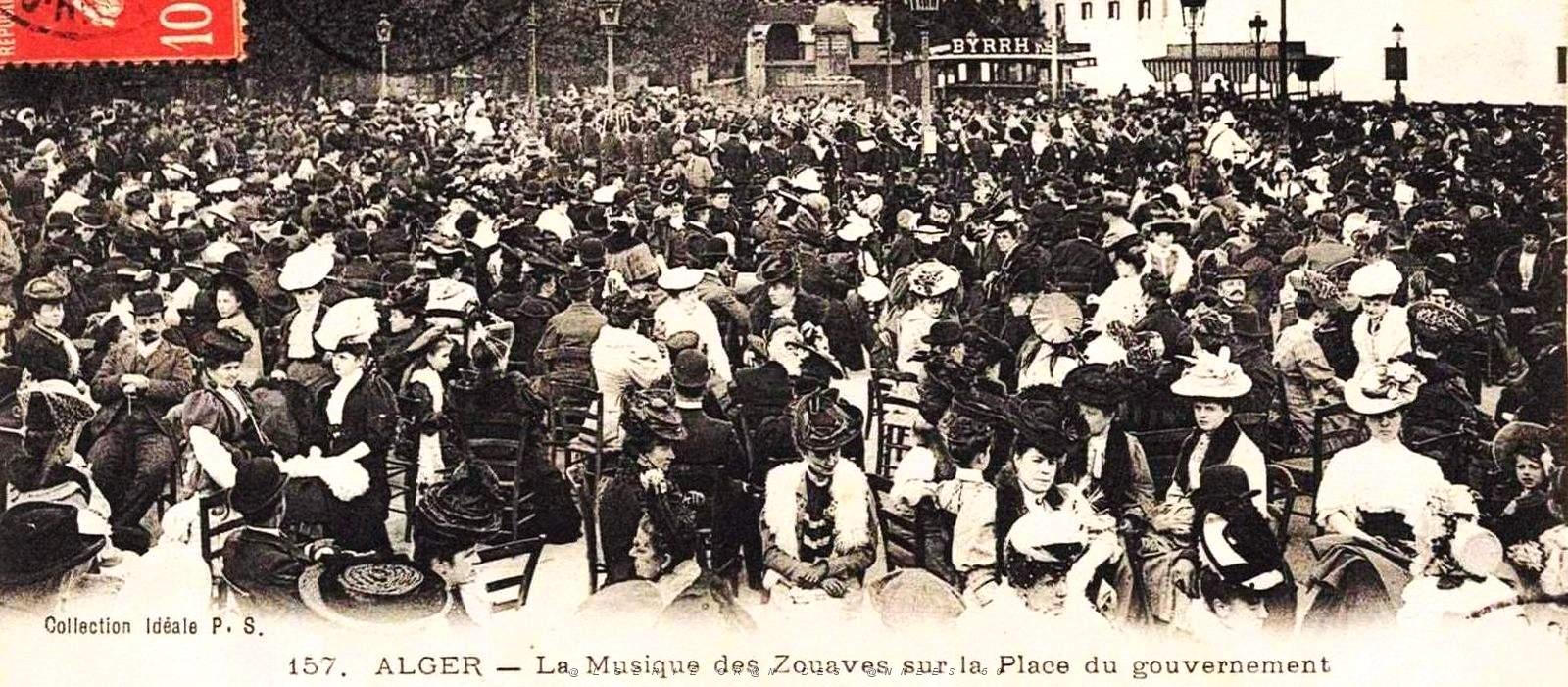 1310- Alger - Concert place du Gouvernement2.jpg